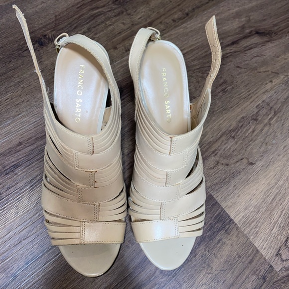 Nude Wedges - Picture 5 of 6